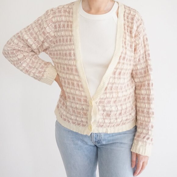 Sweaters - VTG Knitmakers Pink Cream Textured Knit Button Cardigan Cabincore Cottagecore S